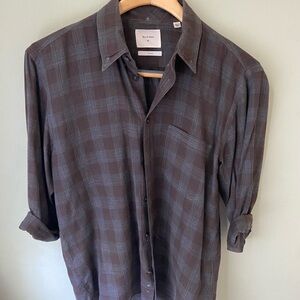 Billy Reid L/S, medium standard fit, made in Italy.